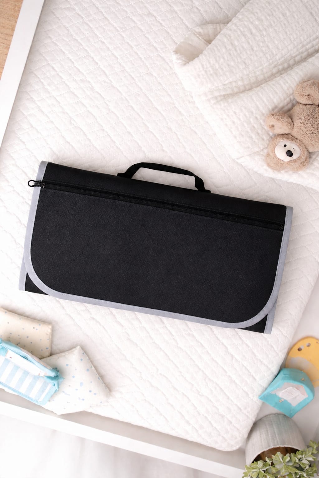 Portable Foam Paded Waterproof Baby Diaper and Clothes Changing bag